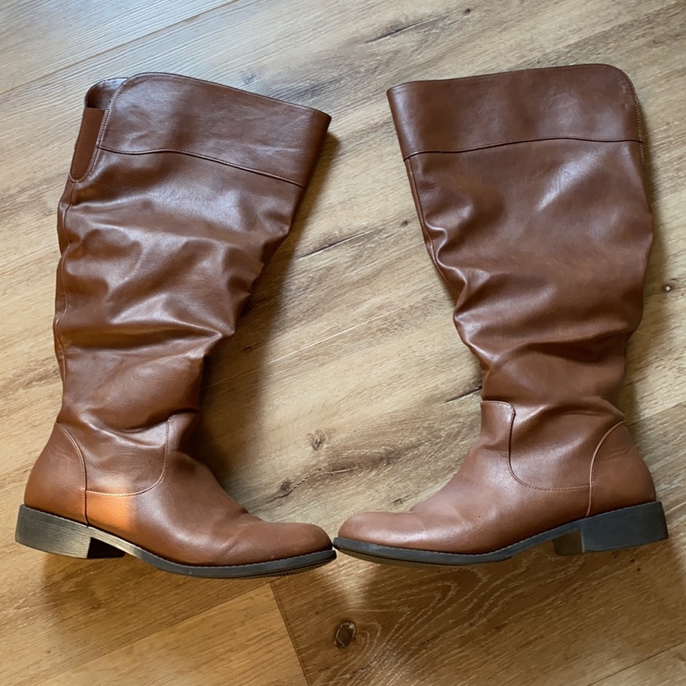 American Eagle Women’s Brown Knee High Boots - Picture 6 of 16
